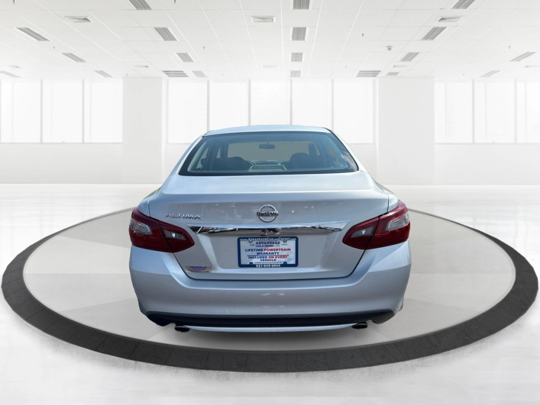 2018 Nissan Altima 2.5 S (1N4AL3AP5JC) with an 2.5L I-4 DOHC engine, located at 1230 East Main St, Xenia, OH, 45385, (937) 908-9800, 39.688026, -83.910172 - Are you searching for a reliable sedan that combines comfort, affordability, and style? Look no further than this 2018 Nissan Altima 2.5 S, available now at Advantage Car and Credit in Fairborn, OH. Perfect for commuting to work or making family outings more enjoyable, this sleek vehicle is designed - Photo#3